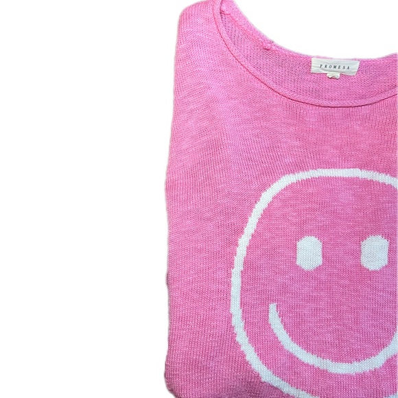 Promesa Smiley Face Graphic Lightweight Graphic Sweater - Picture 3 of 6